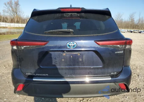 2020 Toyota Highlander Hybrid Xle z USA, uszkodzony, nr VIN 5TDGBRCH3LS508415